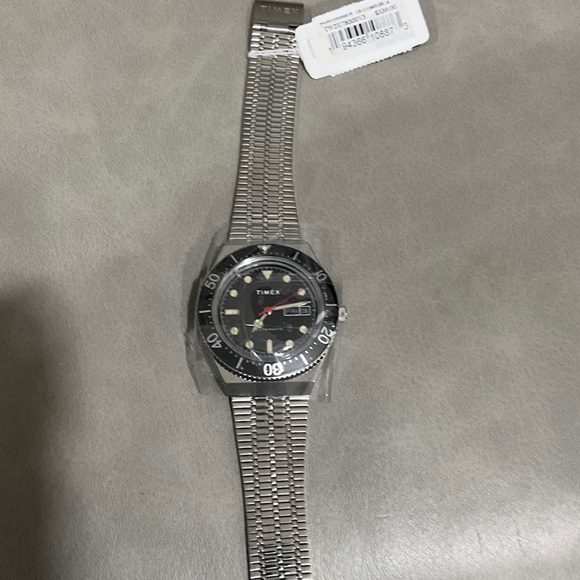 Timex Black Dial Silver Automatic Bracelet Watch - Picture 5 of 10
